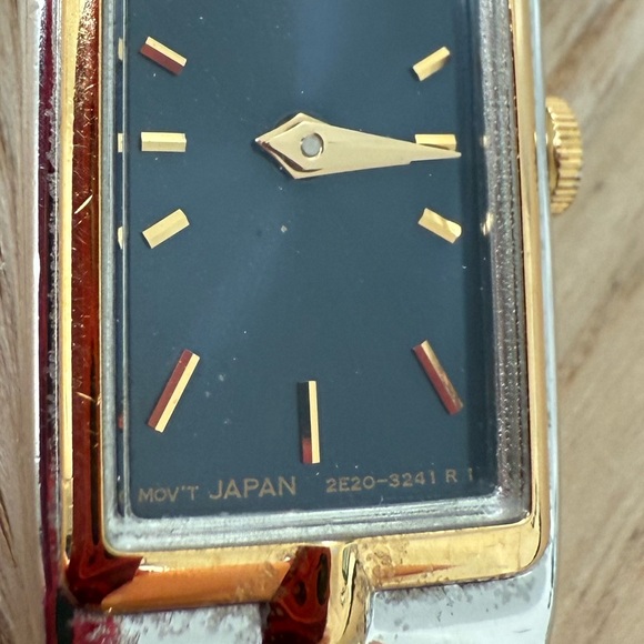 Seiko ladies blue rectangular dial two toned watch NEW BATTERY main image 5